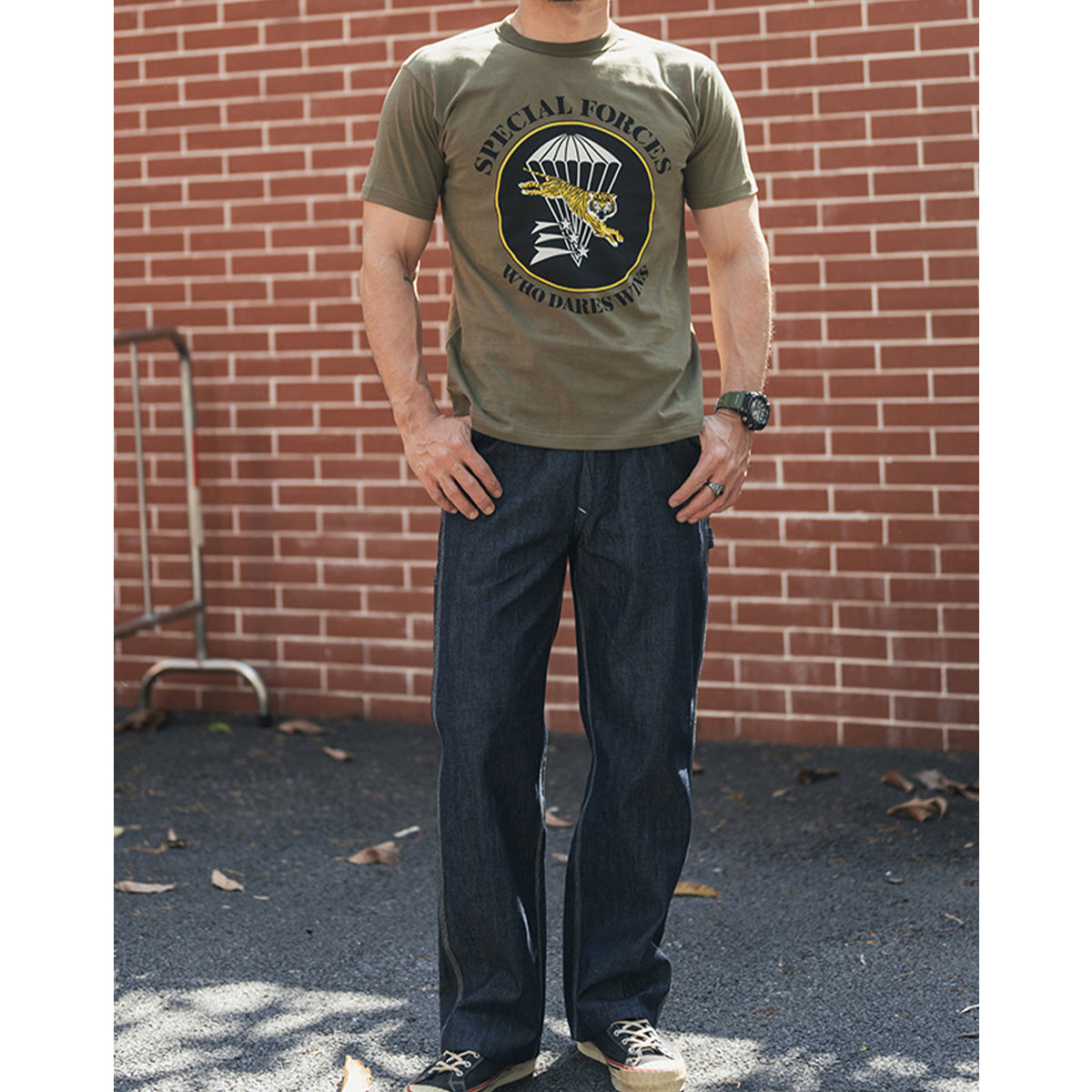 Tiger And Parachute Print Cotton Crew Neck Tee
