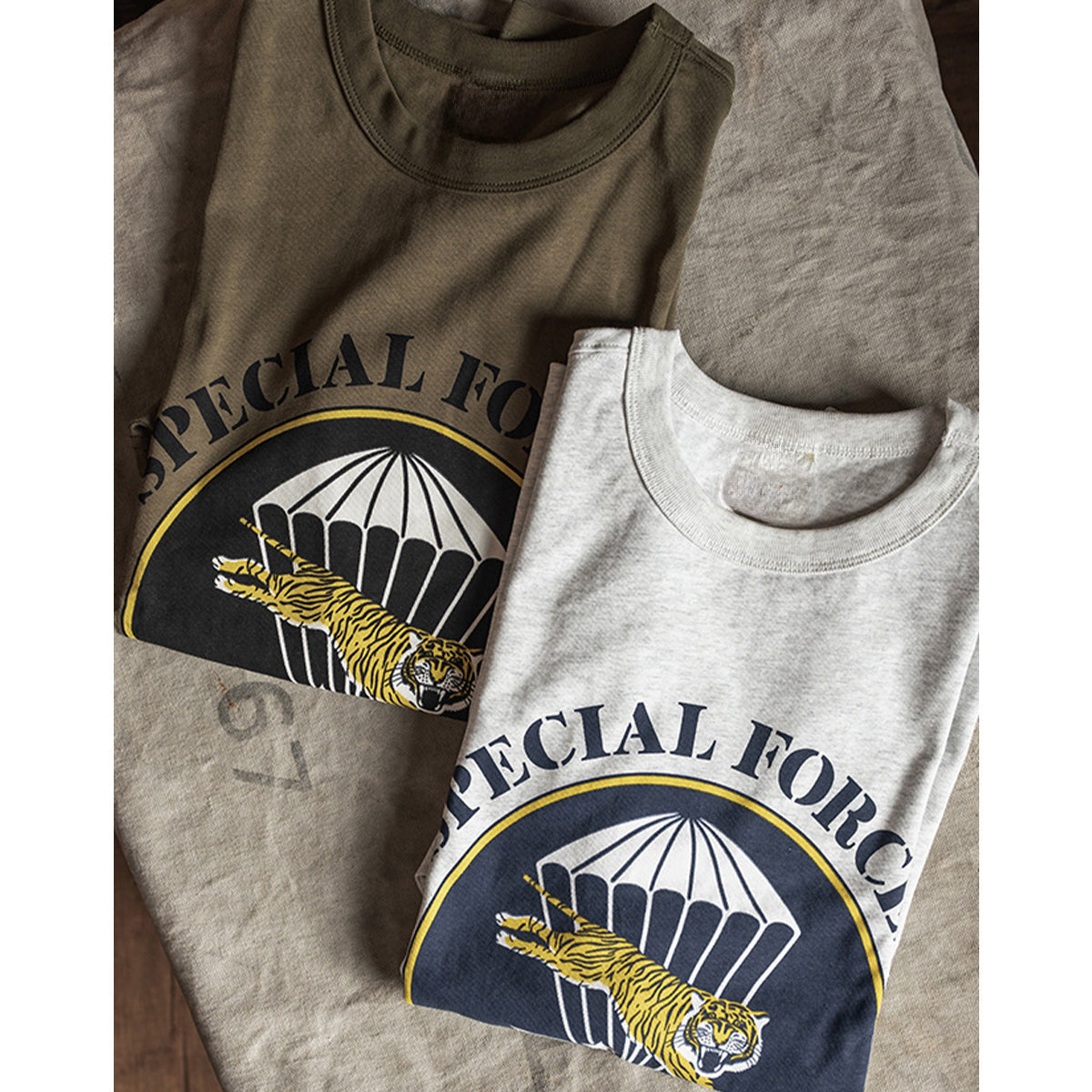 Tiger And Parachute Print Cotton Crew Neck Tee