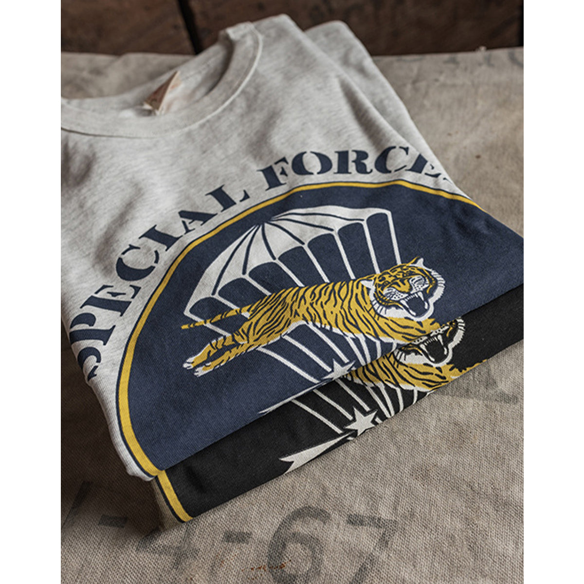 Tiger And Parachute Print Cotton Crew Neck Tee