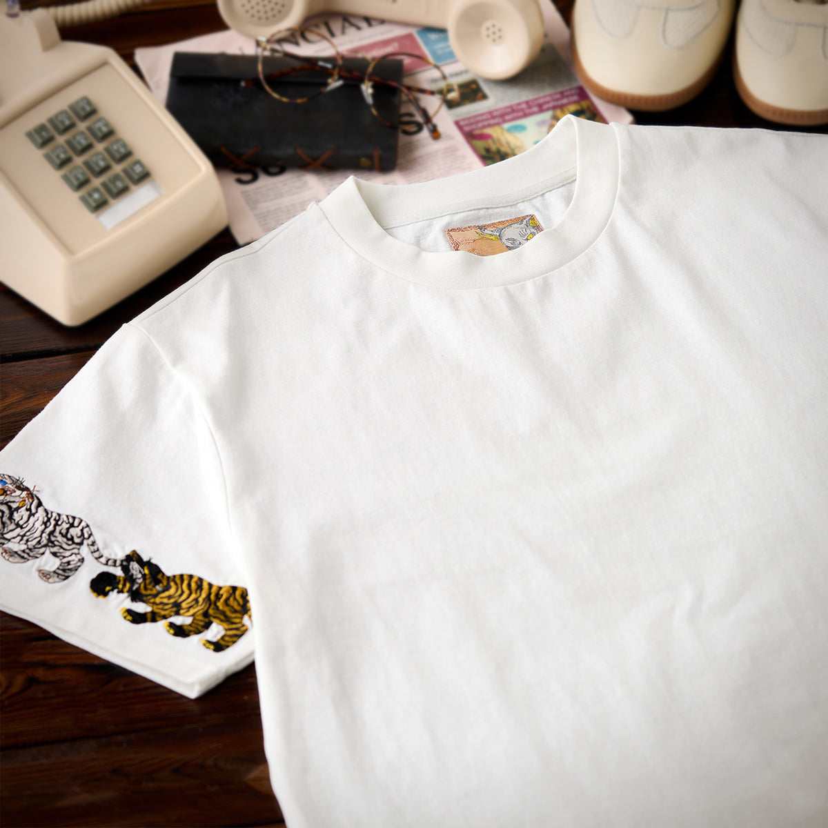 Tigers Biting Their Tail Sleeve Embroidery Cotton Tee